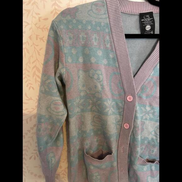 FALL CLEARANCE NWOT Hello Kitty Vintage Cardigan Sweater S - Picture 3 of 5